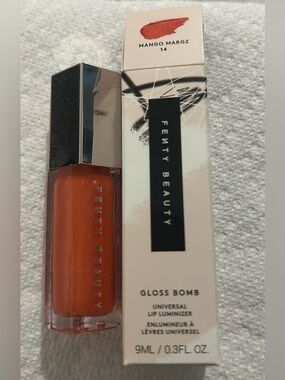 Fenty Beauty Gloss Bomb Universal Lip Luminizer!!!